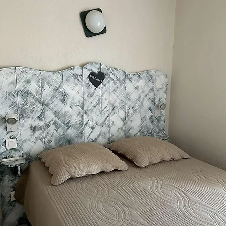 Apartament Port Camargue, T2 Climatise, Terrasse, Parking, Animaux Admis - Fr-1-250-219