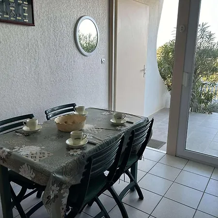 Port Camargue, T2 Climatise, Terrasse, Parking, Animaux Admis - Fr-1-250-219 * لو غراو دو روا